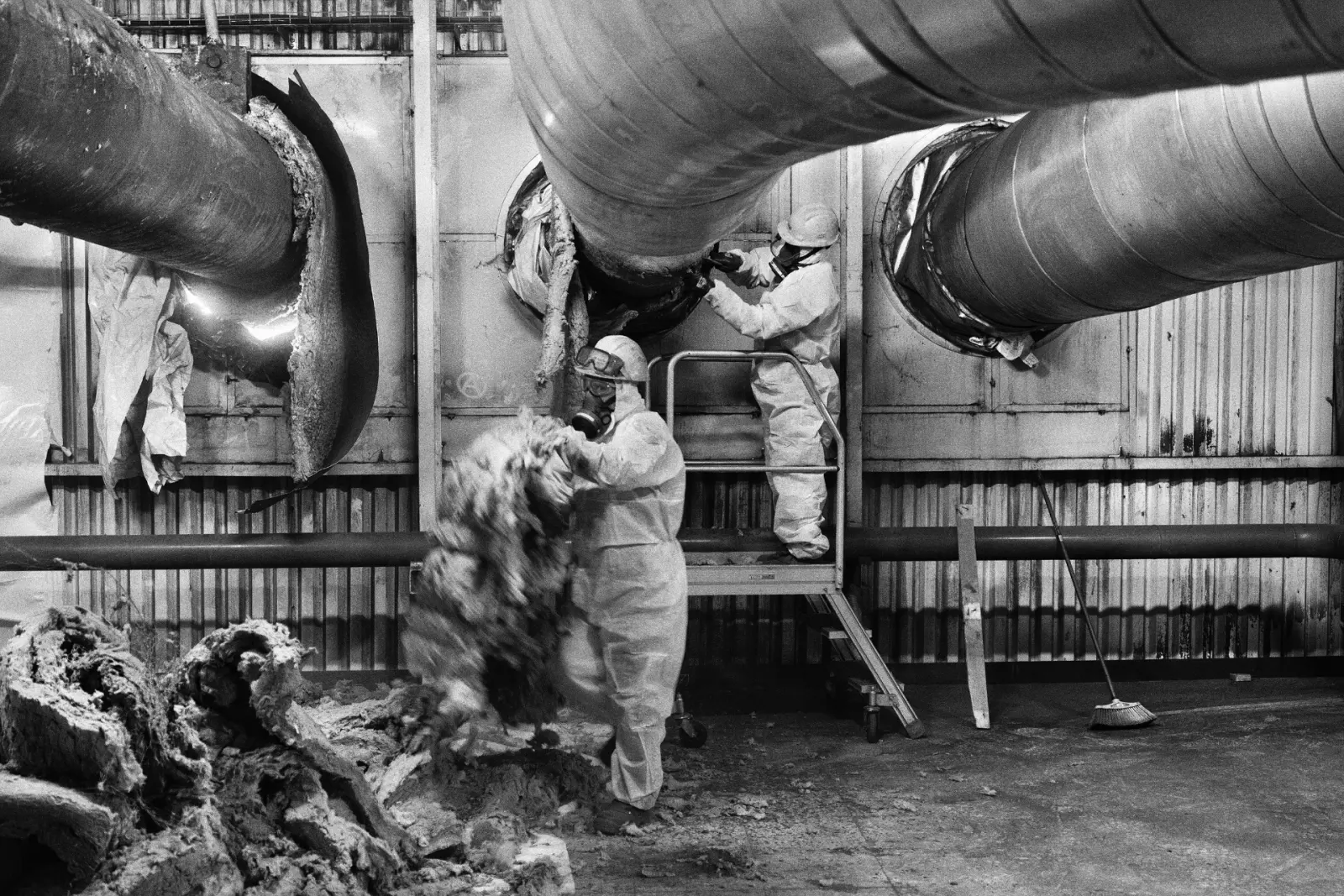 Dismantling inside a safety enclosure at the Andorra Thermal Power Station