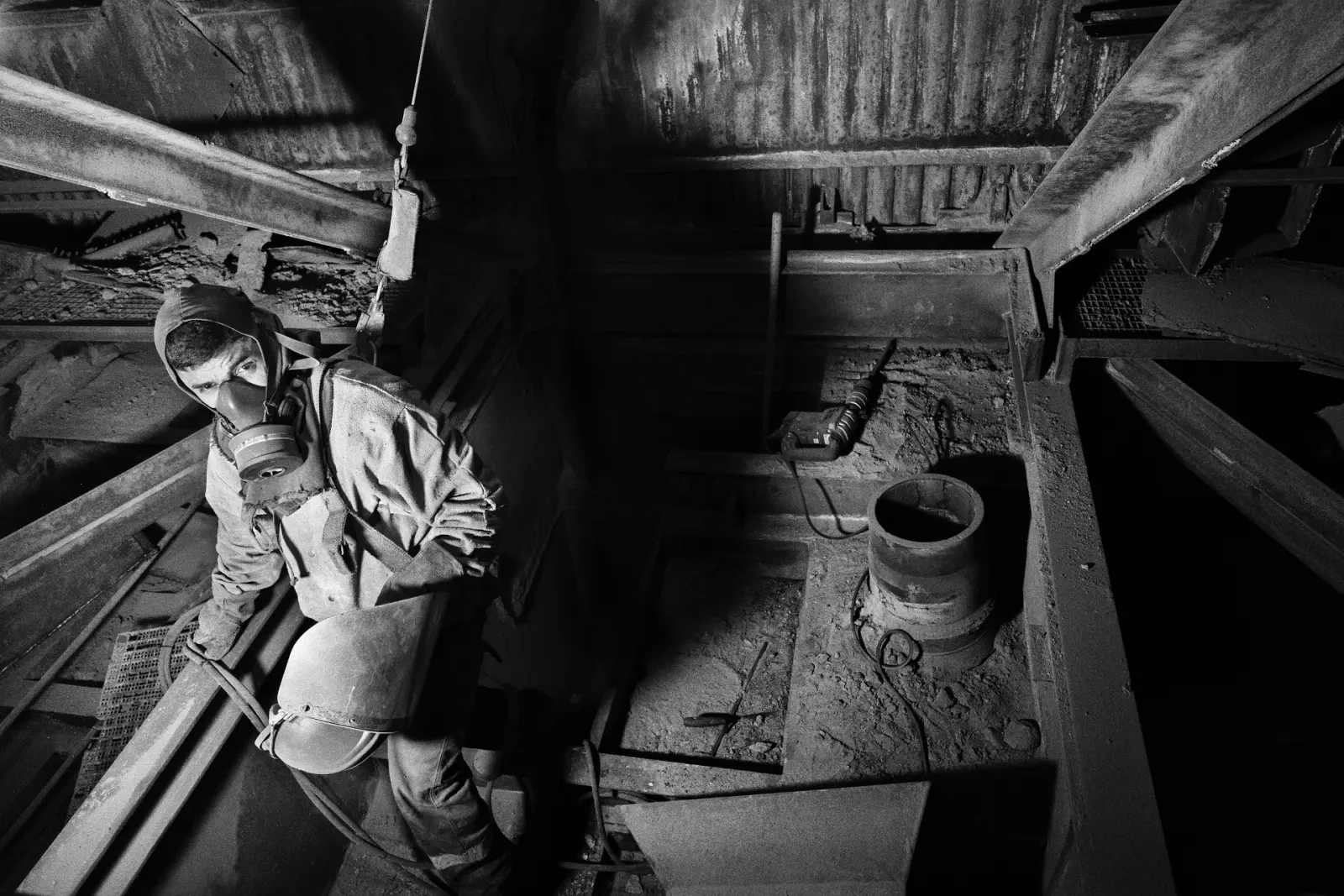 Worker cutting anchor points at the Compostilla Thermal Power Station