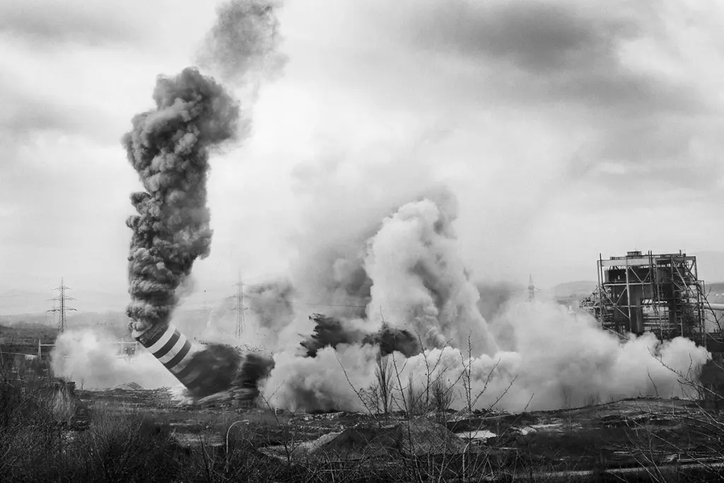 Blasting of the Compostilla chimney